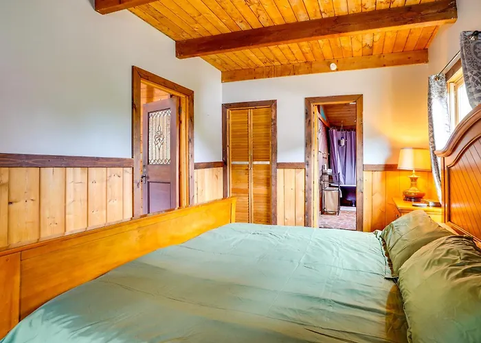 Vacation W/ Mountain Views & Sunroom * Bisbee