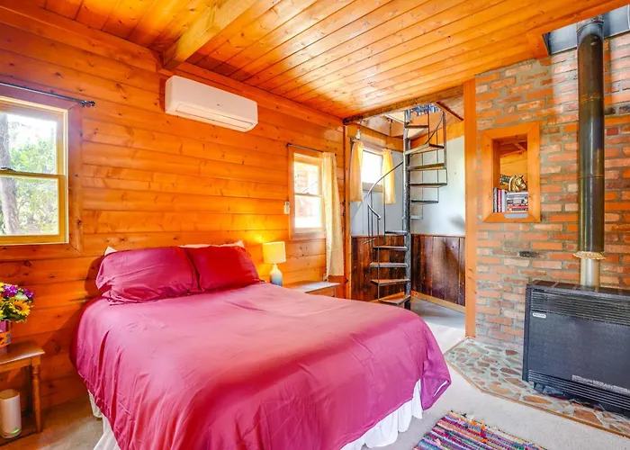 Vacation W/ Mountain Views & Sunroom * Bisbee